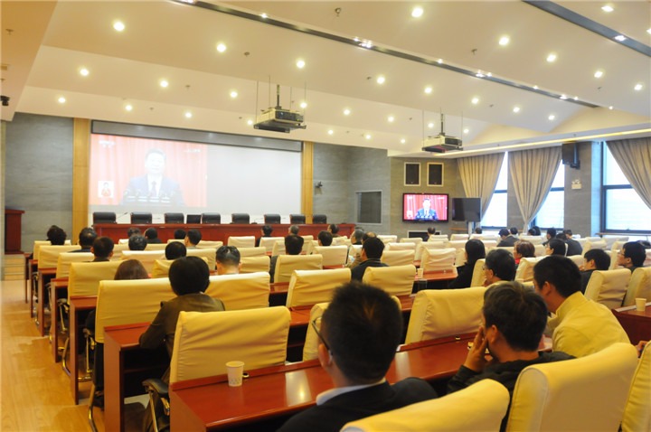 云南云鼎国际4118welcome集团组织宽大党员干部职工收看党的十九大开幕式实况深受鼓舞回声热烈